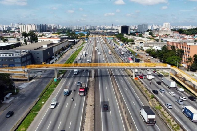 Dutra e Rio-Santos devem receber mais de 1,7 milhão de veículos durante o feriado