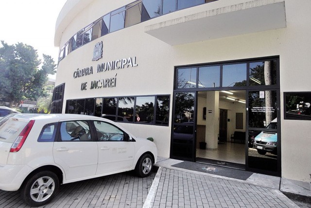 Diário envia provas à Câmara para análise sobre uso de carro oficial