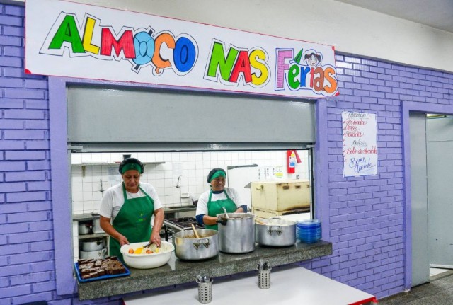Escolas estaduais estarão abertas em janeiro para oferecer refeições aos alunos