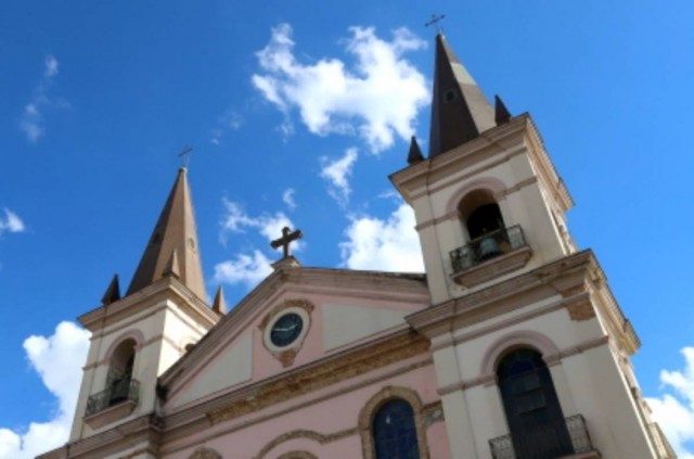 Calçadão da Igreja Matriz recebe Festa da Imaculada Conceição