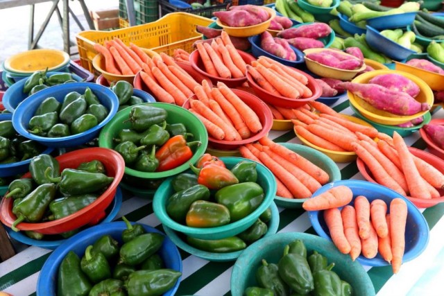 Bairros terão feiras livres 'extras' nas vésperas de Natal e Réveillon