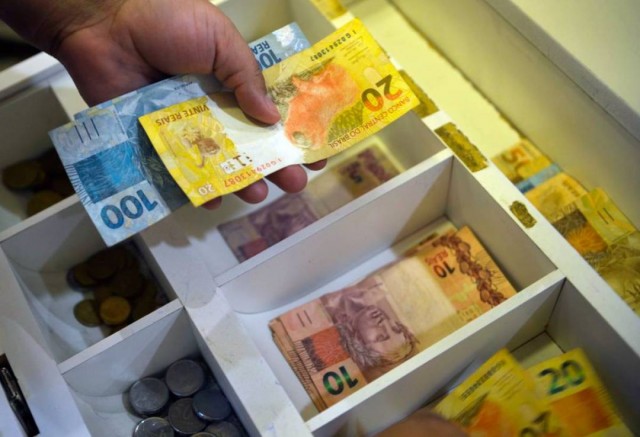 Novo salário mínimo será de R$ 1.621 em 2026