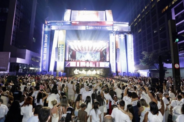 Festas de fim de ano devem atrair 3,7 milhões de visitantes a SP