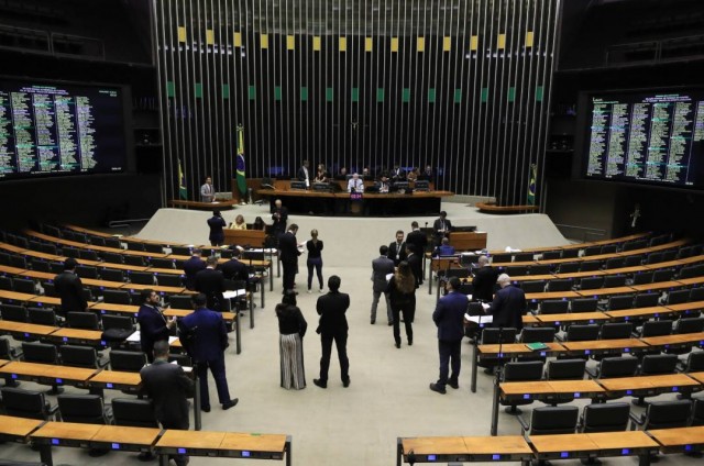 Câmara dos Deputados publica edital de concurso com salários de até R$ 30 mil