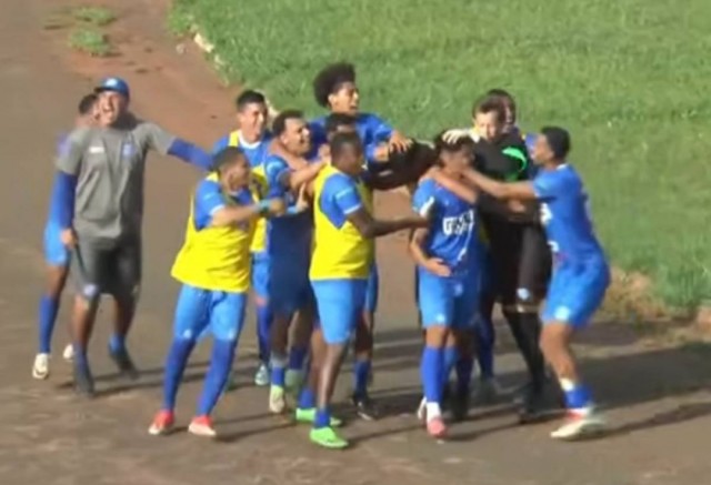 Gol nos acréscimos garante vitória do Jacareí em Taquaritinga