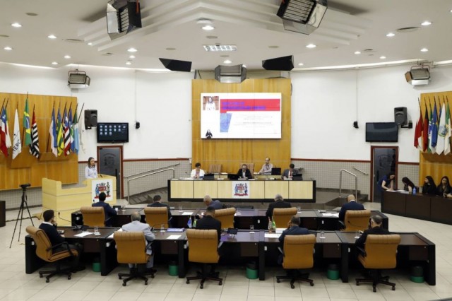 Câmara aprova lei que cria política de humanização do luto parental