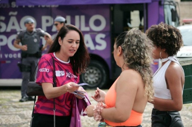 Ônibus oferece atendimento psicológico, social e jurídico gratuito em Jacareí