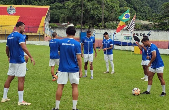 Sem vencer há cinco jogos, Jacareí joga em Assis pressionado por classificação