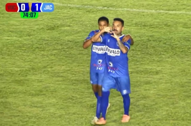 Jacareí encerra jejum, sobe para sexto e decide classificação em casa