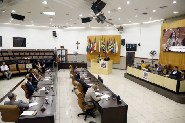 Vereadores aprovam aumento de 5,4% para servidores municipais
