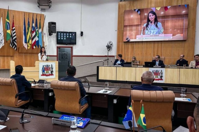 Primeira-dama de Arujá recebe Moção na Câmara de Jacareí por projeto inovador