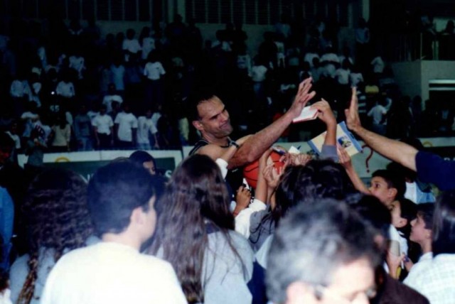 Quando Jacareí recebeu Oscar Schmidt: a noite histórica no Trianon