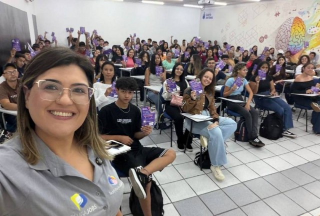 Programa gratuito amplia acesso à recolocação profissional na região