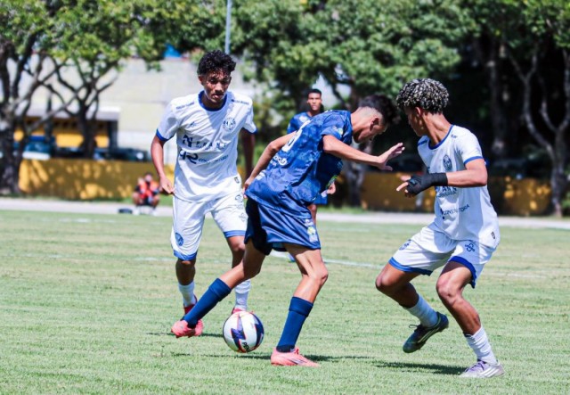 Jacareí FC estreia com goleada no sub-17 e derrota no sub-15