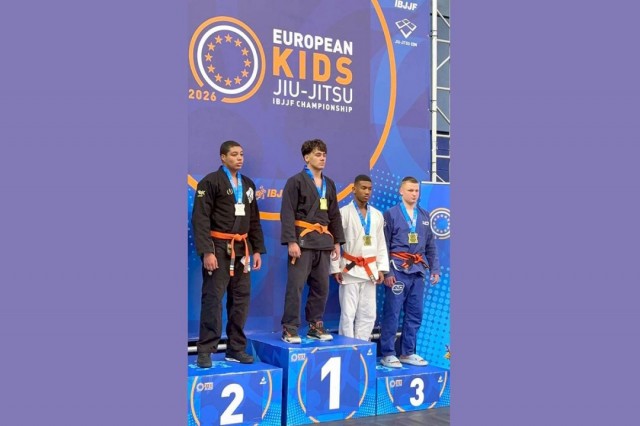 Jacareiense conquista título europeu de jiu-jitsu na Irlanda