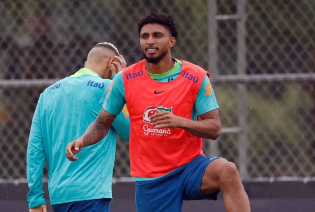 Wesley é cortado da Seleção Brasileira por lesão em amistoso