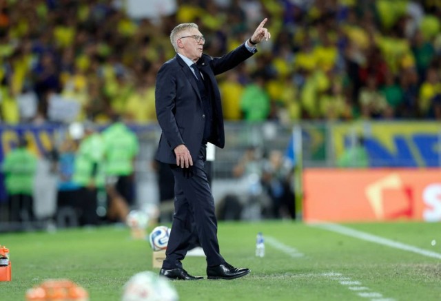 Ancelotti mantém confiança após empate do Brasil na estreia da Copa