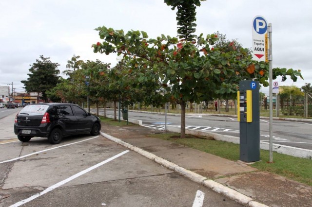 Jacareí inicia modernização da Zona Azul e retira parquímetros das ruas