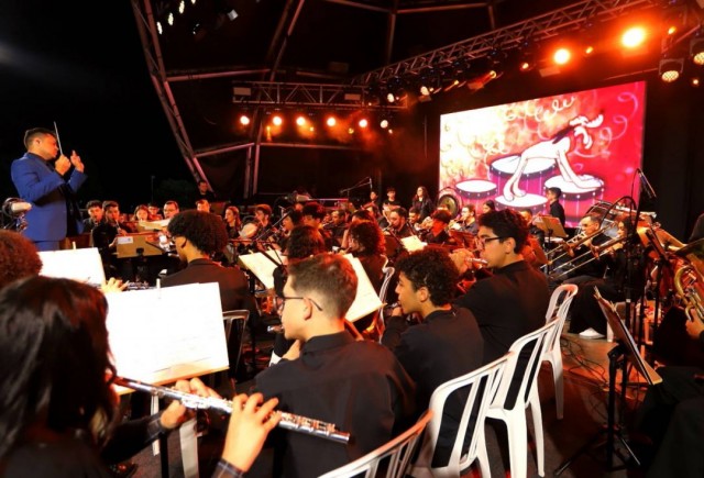 Sinfônica Jovem de Jacareí e Coro Osijja apresentam concerto em julho