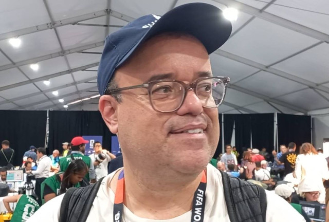 Principal narrador da Globo na Copa, Everaldo Marques concede entrevista