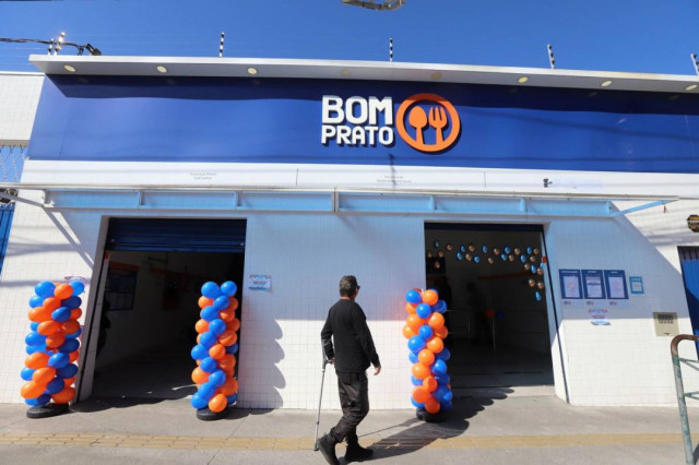 ​Unidade do Bom Prato em Jacareí prepara almoço temático com pratos julinos