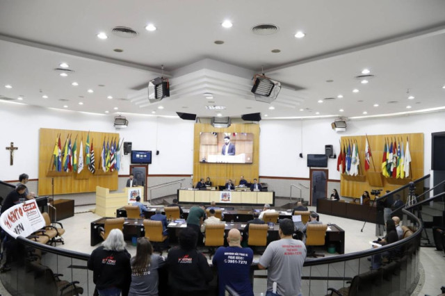 Decreto de Celso reacende debate sobre anuênios de servidor público