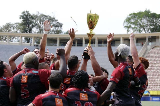 Bicampeão em SP, Jacareí chega a 13 vitórias seguidas na temporada
