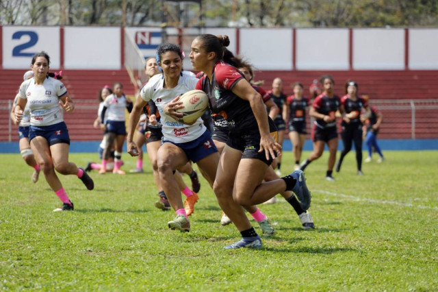 Jacareí vence de virada e está na final do Paulista feminino