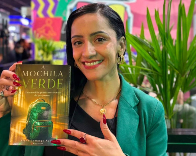 Professora e escritora de Jacareí leva debate sobre bullying à Bienal do Livro