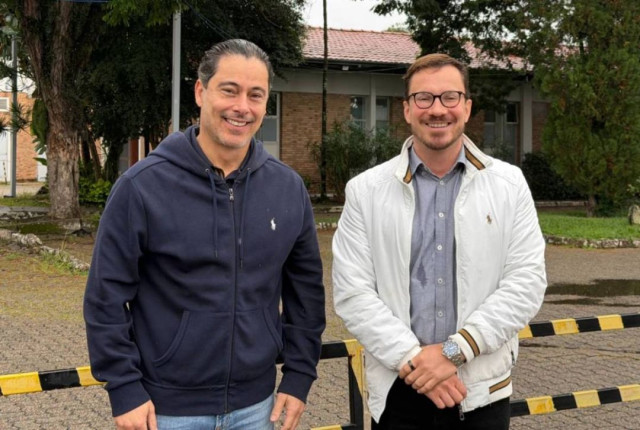 PL reúne prefeitos e lideranças em encontro com deputado em Jacareí
