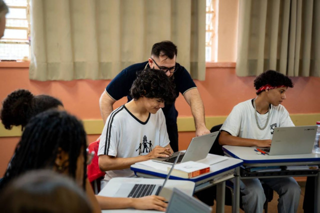 Estudantes da 1ª série do Ensino Médio têm até sexta (25) para escolher itinerário