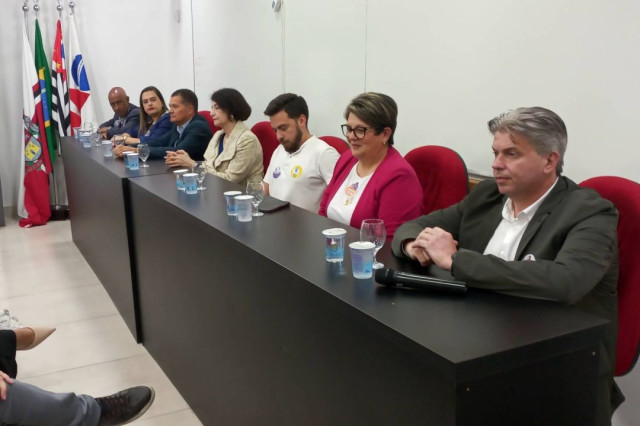 OAB reúne candidatos em encontro eleitoral em Jacareí