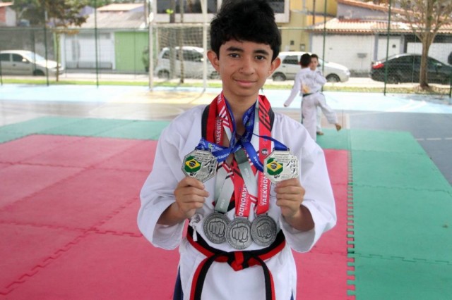 Adolescente de Jacareí vai disputar o Mundial de Taekwondo na China