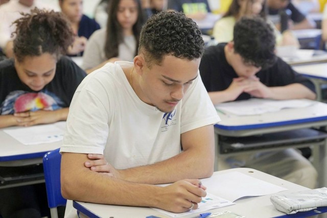 Estudantes do Ensino Médio já podem conferir notas do Provão Paulista