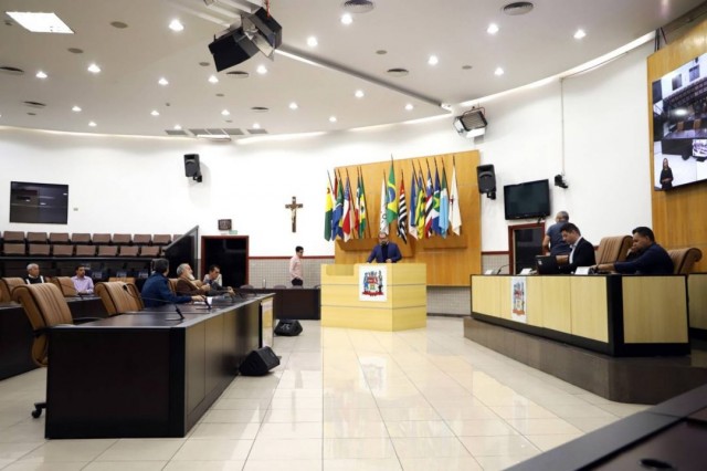 Dinheiro-em-caixa-plenrio-site