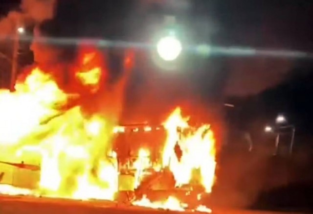 Polícia investiga ataque a ônibus do transporte público, em Jacareí