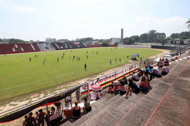 Celso autoriza uso do estádio municipal por time de São José por até quatro anos