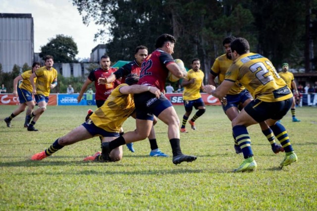 Jacareí vence em casa e larga na frente pela 2ª fase do Brasileiro
